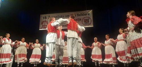 Bogatstvo Varaždinske županije: čak 14 kulturno-umjetničkih društava nastupilo na Županijskoj smotri folklora