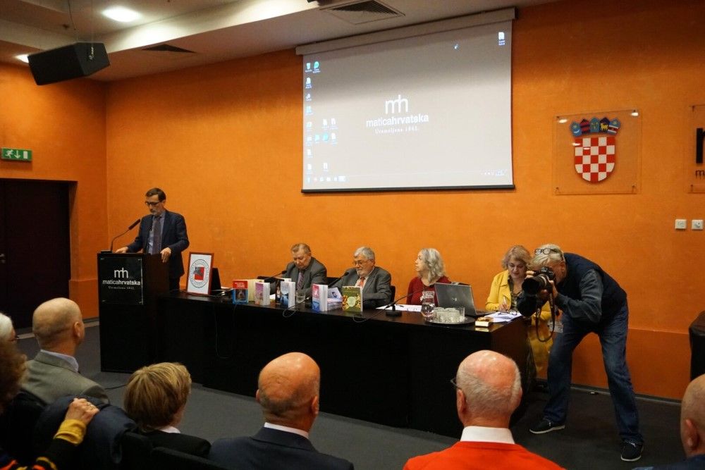 Peti svjetski festival hrvatske književnosti o položaju hrvatskih književnika otvoren je u srijedu 15. studenog u Matici hrvatskoj u Zagreb